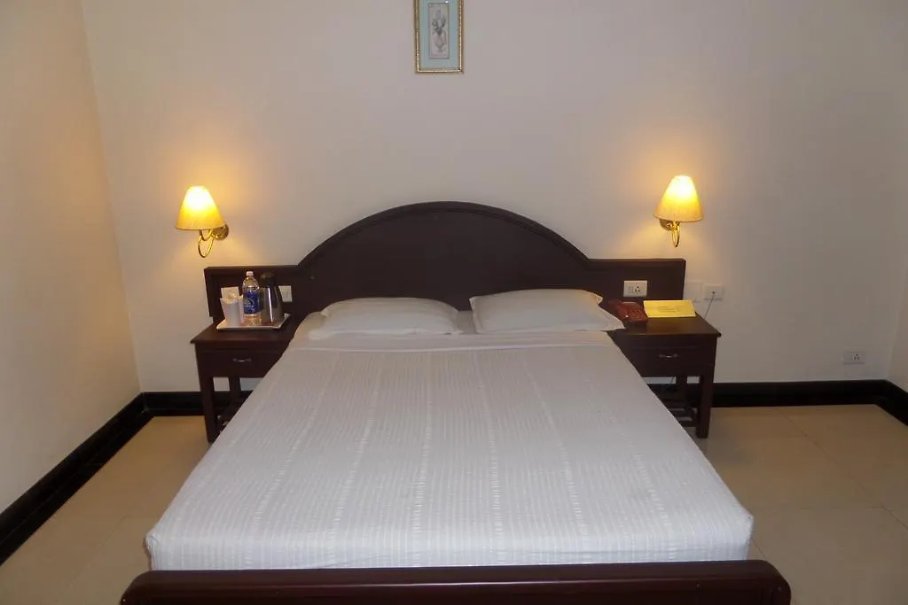 ***  Hotel Elegance Kaladi India
