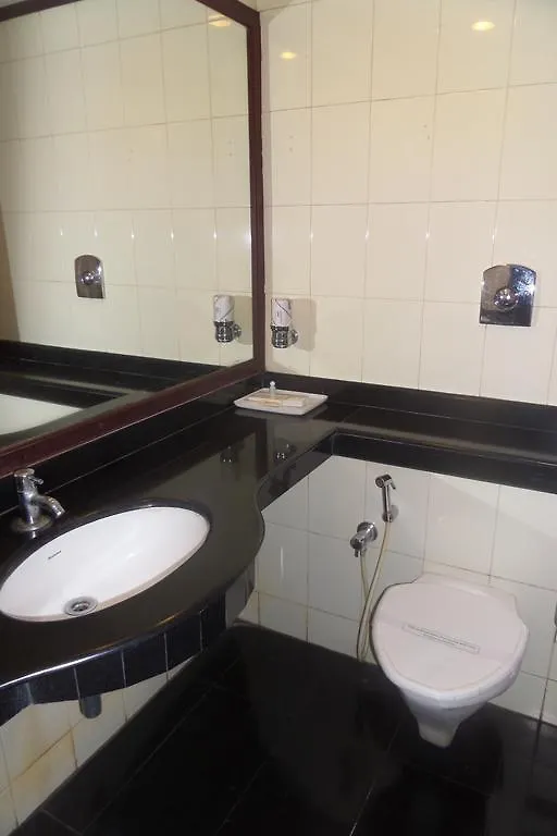 Hotel Elegance Kaladi