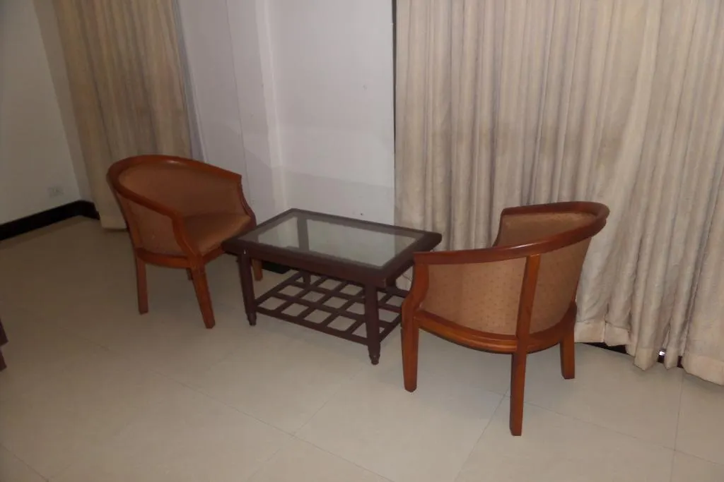 Hotel Elegance Kaladi